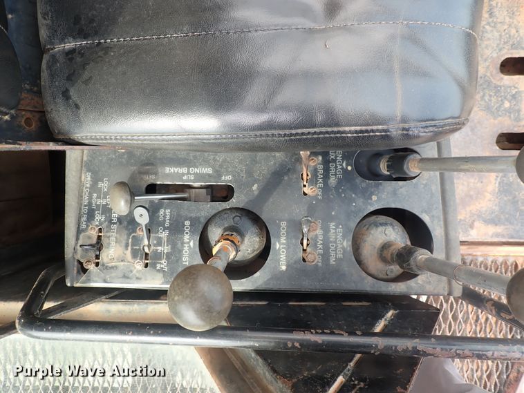 image for item DS7066 1983 American 5299-A  crane