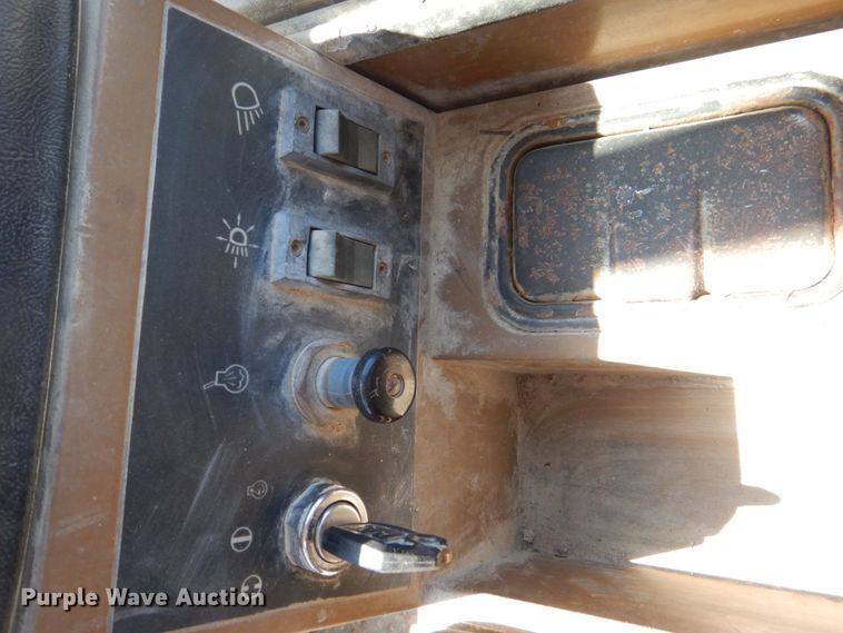 image for item EV9380 1991 Caterpillar 950F  wheel loader