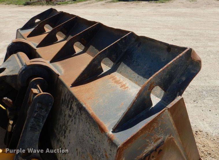 image for item EV9381 2006 Komatsu WA320-5L  wheel loader