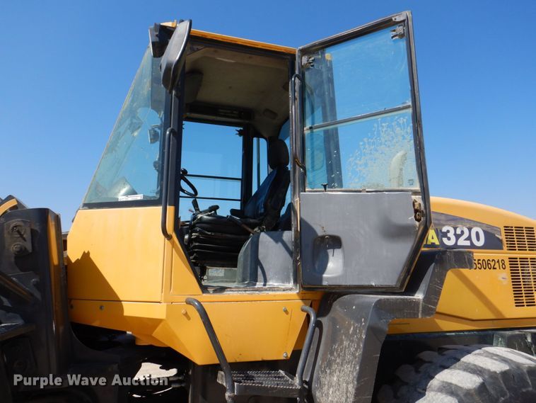 image for item EV9381 2006 Komatsu WA320-5L  wheel loader