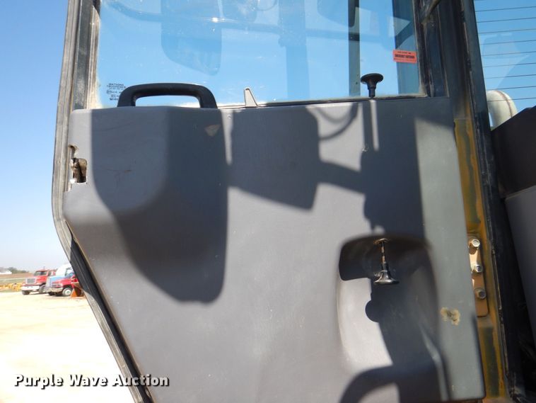 image for item EV9381 2006 Komatsu WA320-5L  wheel loader