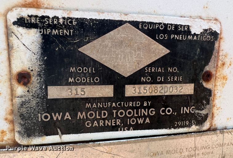 image for item HL9022 1986 Chevrolet C70  crane truck