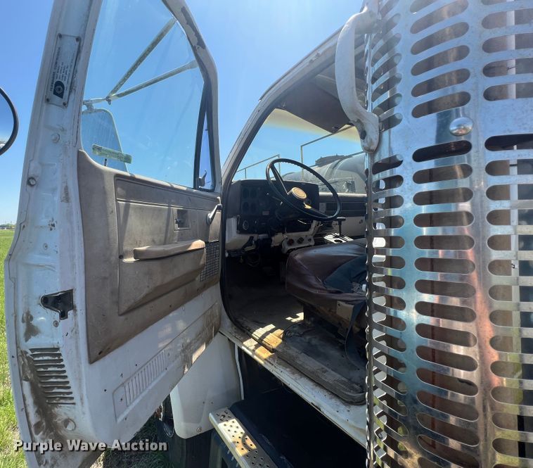 image for item HL9022 1986 Chevrolet C70  crane truck