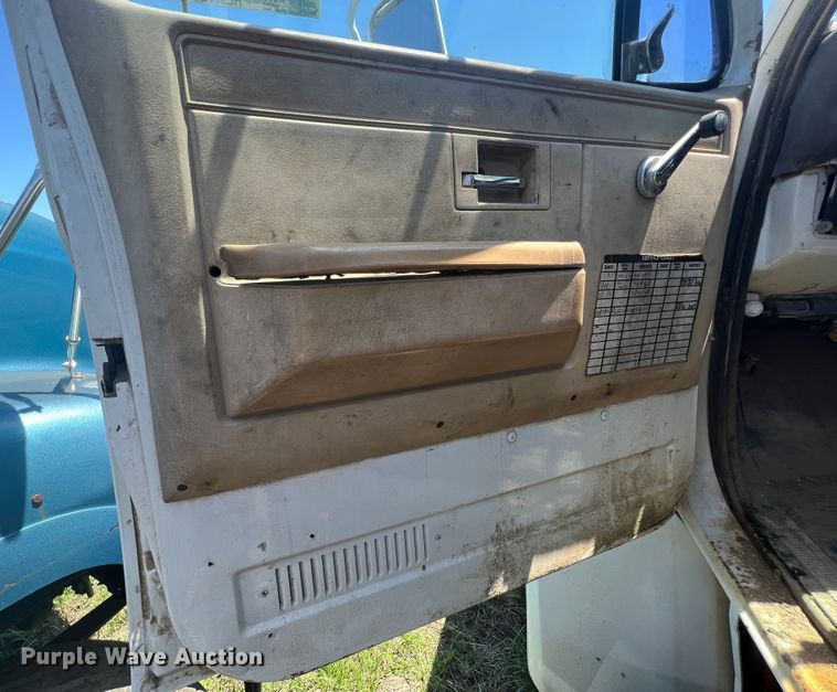 image for item HL9022 1986 Chevrolet C70  crane truck