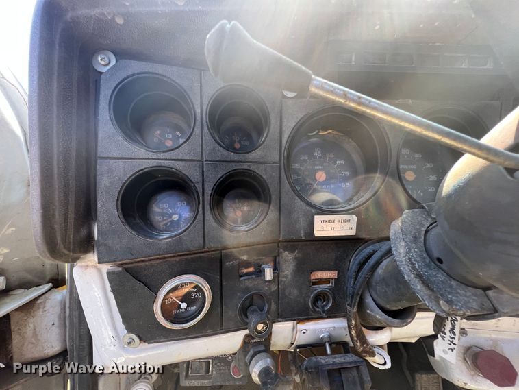 image for item HL9022 1986 Chevrolet C70  crane truck