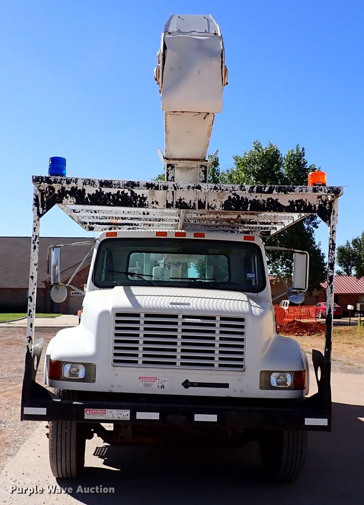 image for item IN9671 1999 International 4700  bucket truck