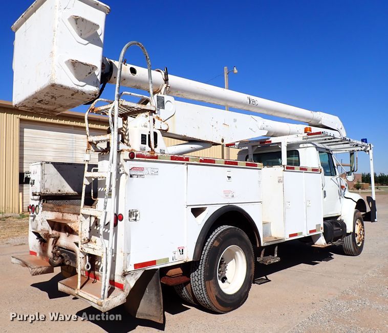 image for item IN9671 1999 International 4700  bucket truck