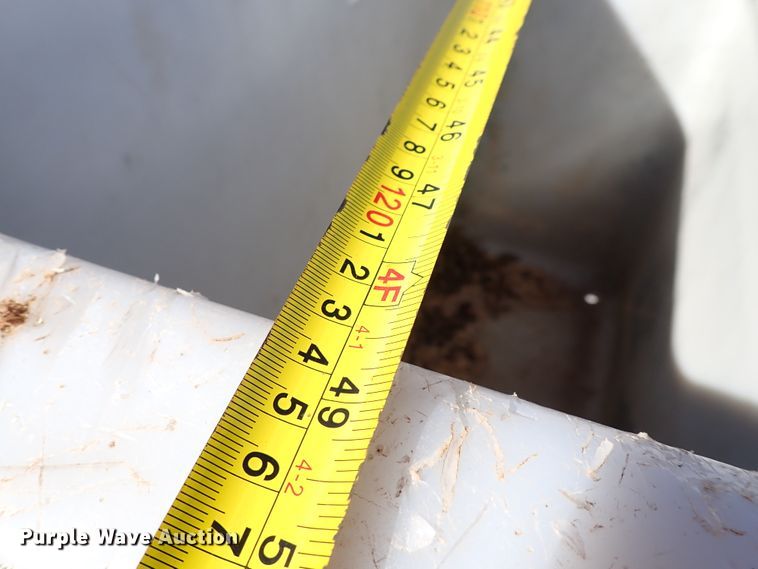 image for item IN9671 1999 International 4700  bucket truck