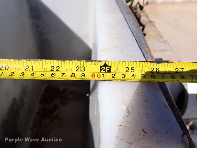 image for item IN9671 1999 International 4700  bucket truck