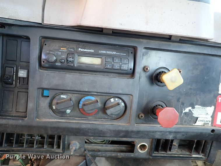 image for item IN9671 1999 International 4700  bucket truck