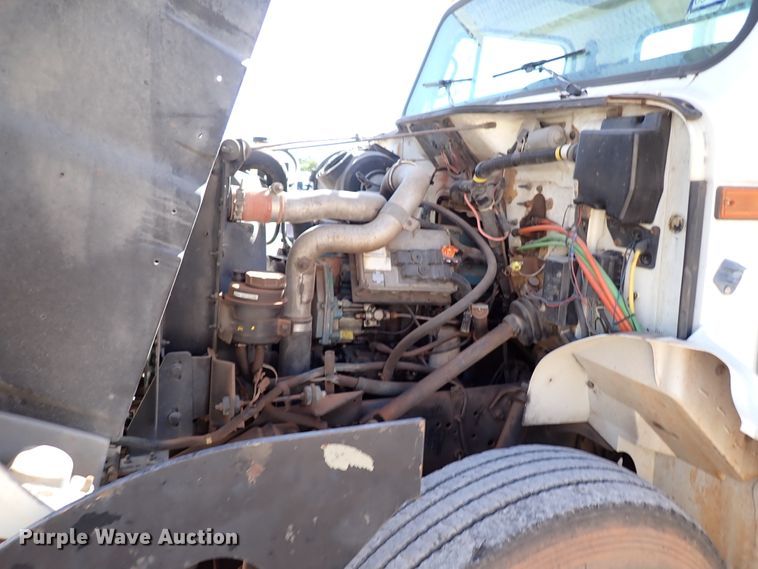 image for item IN9671 1999 International 4700  bucket truck