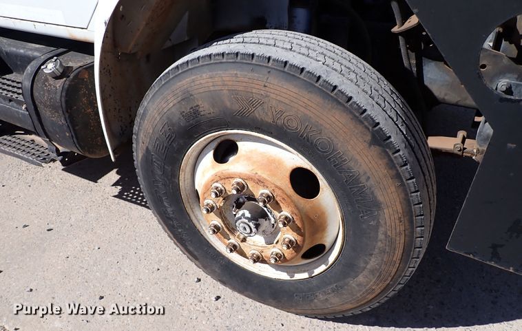 image for item IN9671 1999 International 4700  bucket truck