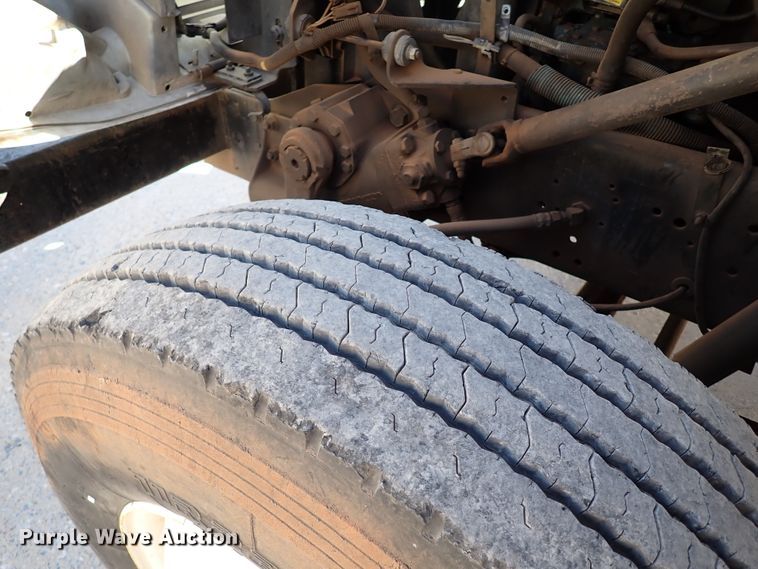 image for item IN9671 1999 International 4700  bucket truck