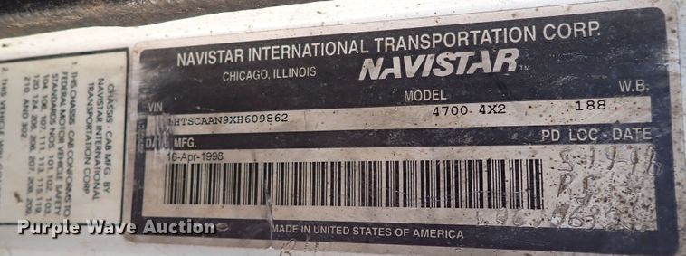 image for item IN9671 1999 International 4700  bucket truck