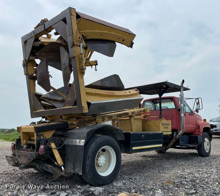 image for item JC9864 1990 GMC C6000  truck with Vermeer tree spade