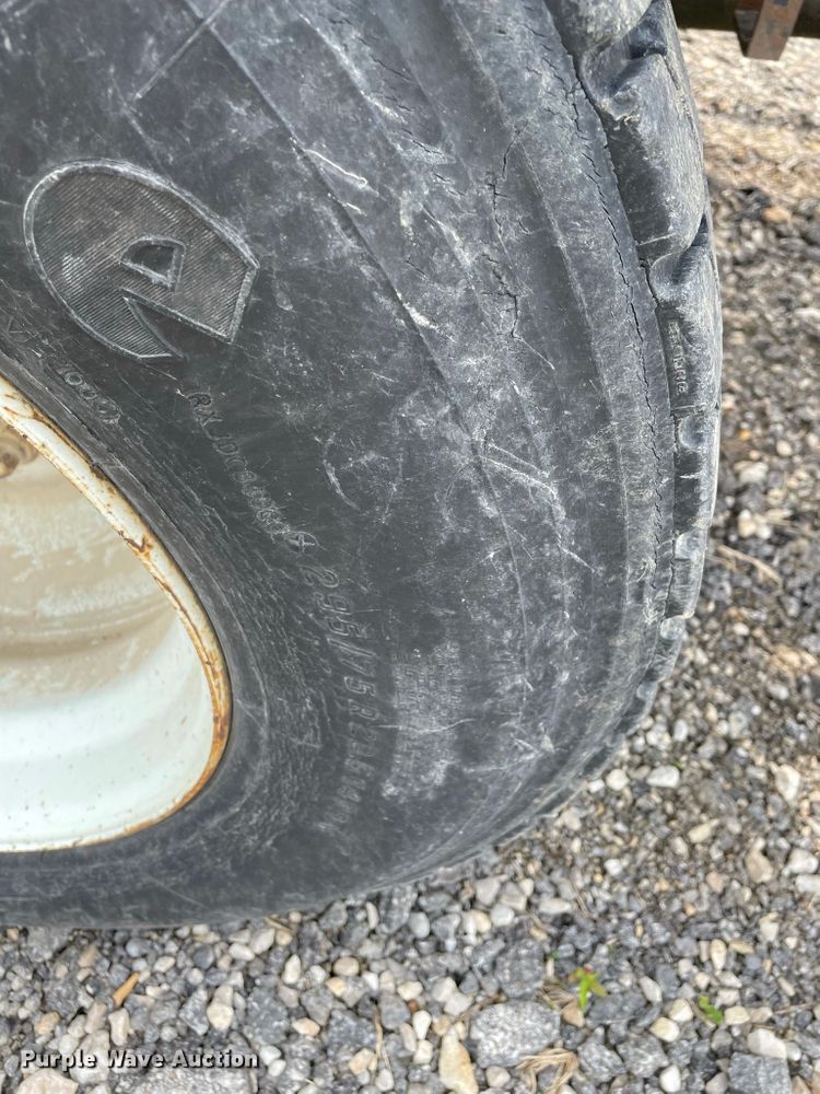 image for item JC9864 1990 GMC C6000  truck with Vermeer tree spade