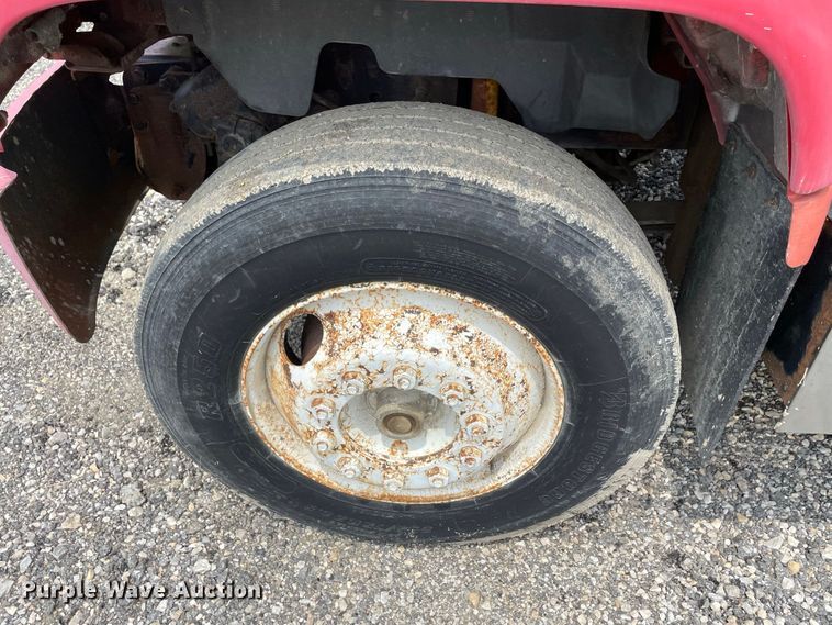 image for item JC9864 1990 GMC C6000  truck with Vermeer tree spade