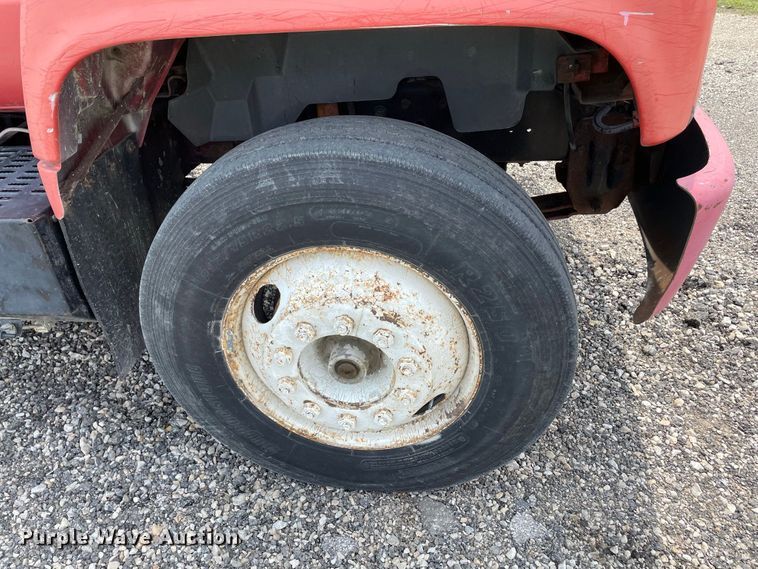 image for item JC9864 1990 GMC C6000  truck with Vermeer tree spade