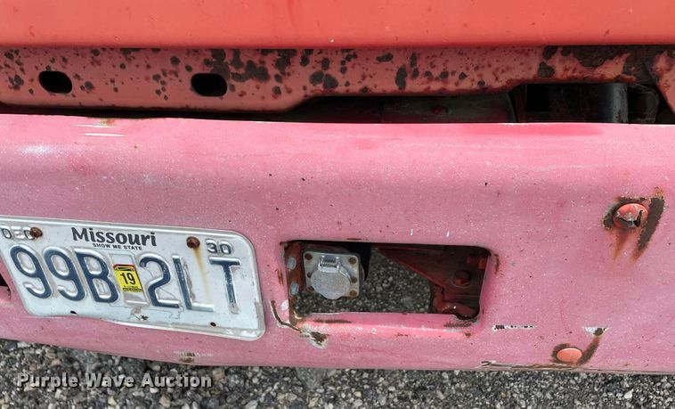 image for item JC9864 1990 GMC C6000  truck with Vermeer tree spade