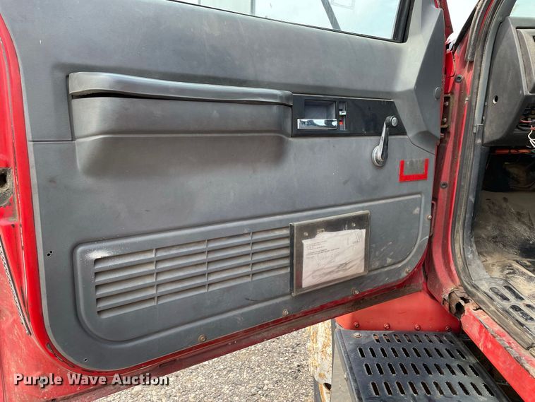 image for item JC9864 1990 GMC C6000  truck with Vermeer tree spade