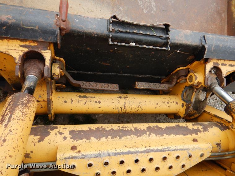 image for item JH9852 2000 John Deere 240  skid steer loader