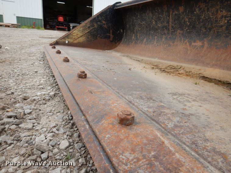 image for item JH9852 2000 John Deere 240  skid steer loader