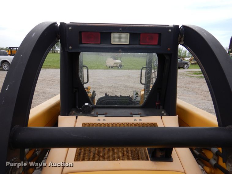 image for item JH9852 2000 John Deere 240  skid steer loader