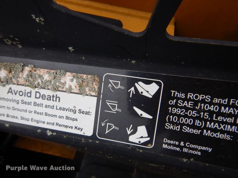 image for item JH9852 2000 John Deere 240  skid steer loader