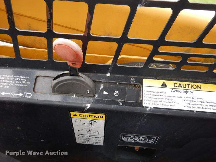 image for item JH9852 2000 John Deere 240  skid steer loader