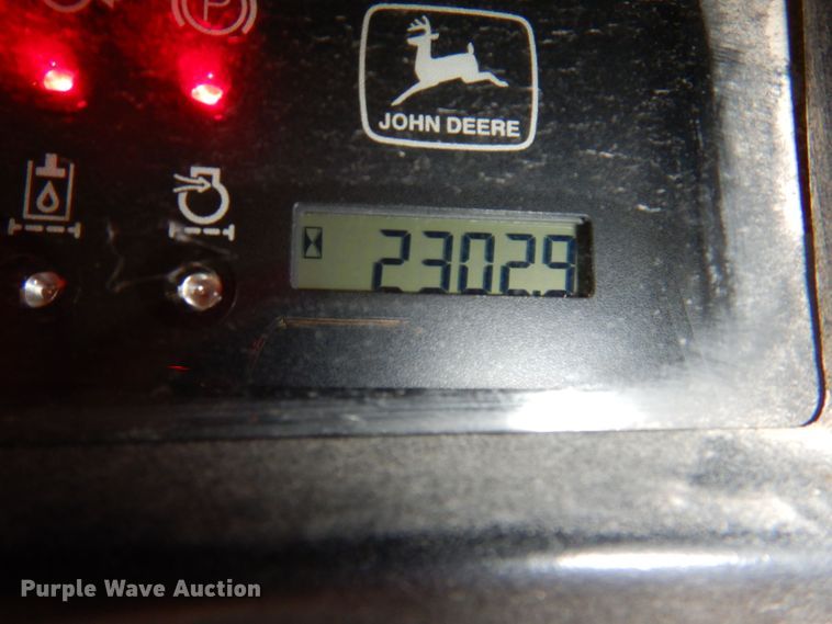 image for item JH9852 2000 John Deere 240  skid steer loader