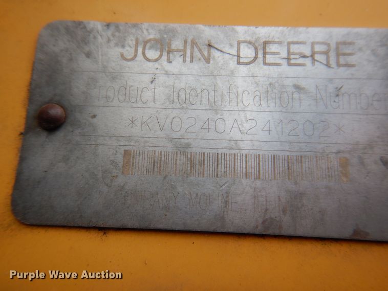 image for item JH9852 2000 John Deere 240  skid steer loader