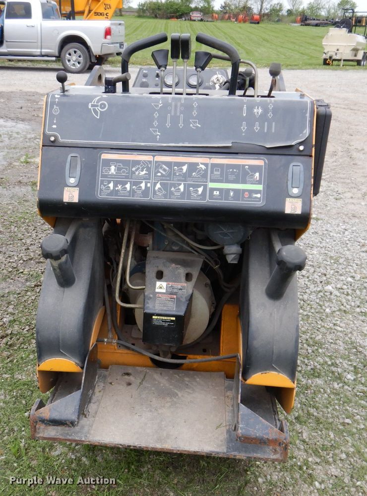 image for item JH9854 Morark Boxer 532  compact utility loader