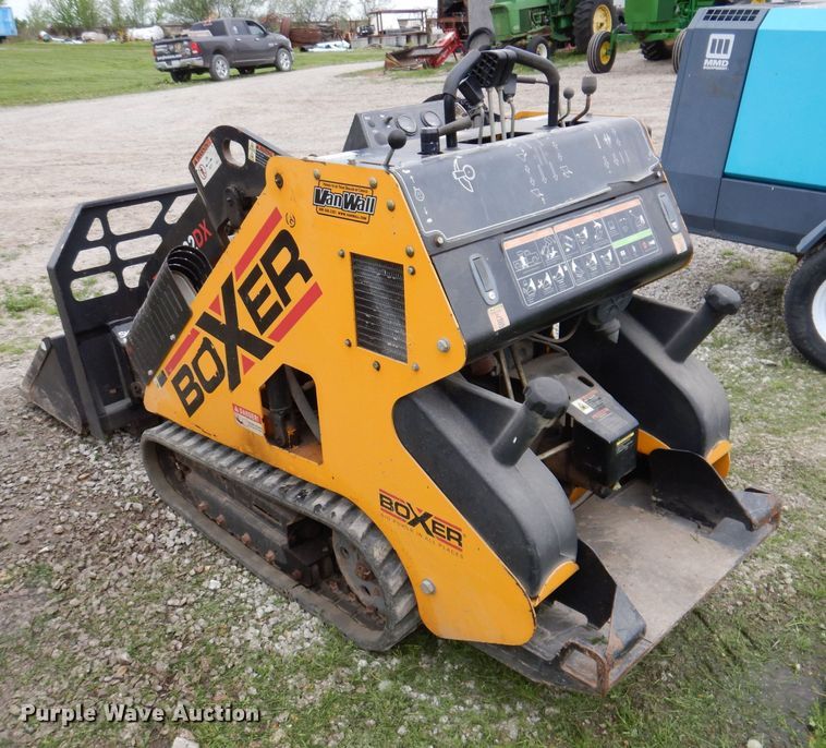 image for item JH9854 Morark Boxer 532  compact utility loader