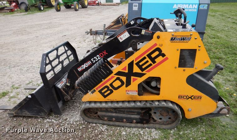 image for item JH9854 Morark Boxer 532  compact utility loader