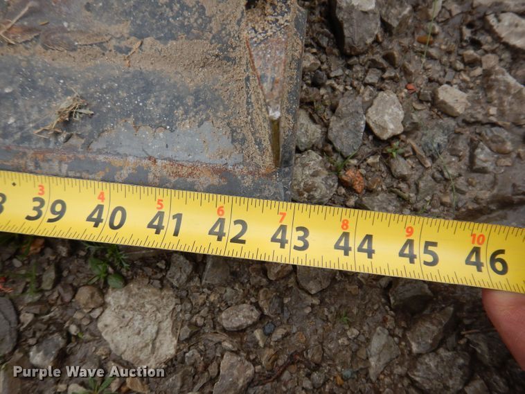 image for item JH9854 Morark Boxer 532  compact utility loader