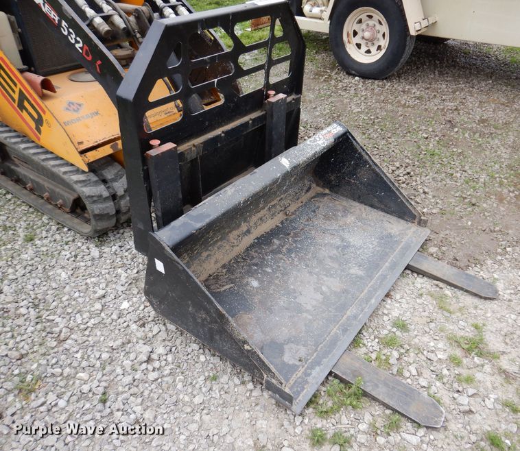 image for item JH9854 Morark Boxer 532  compact utility loader