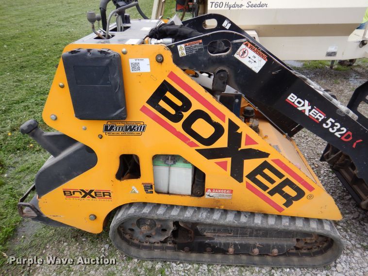 image for item JH9854 Morark Boxer 532  compact utility loader