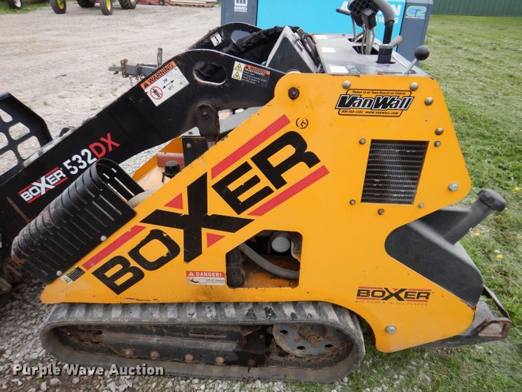 image for item JH9854 Morark Boxer 532  compact utility loader