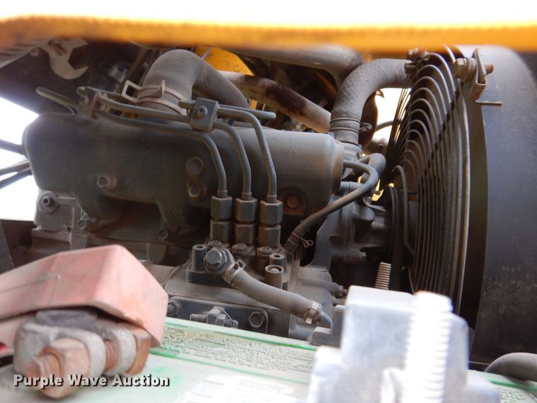 image for item JH9854 Morark Boxer 532  compact utility loader