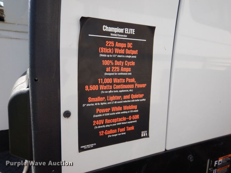 image for item JH9867 2000 Freightliner FL70  utility / service truck