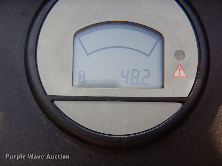 image for item JH9867 2000 Freightliner FL70  utility / service truck