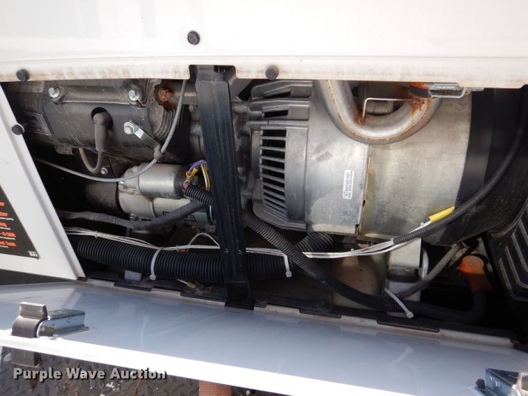 image for item JH9867 2000 Freightliner FL70  utility / service truck