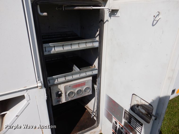 image for item JH9867 2000 Freightliner FL70  utility / service truck