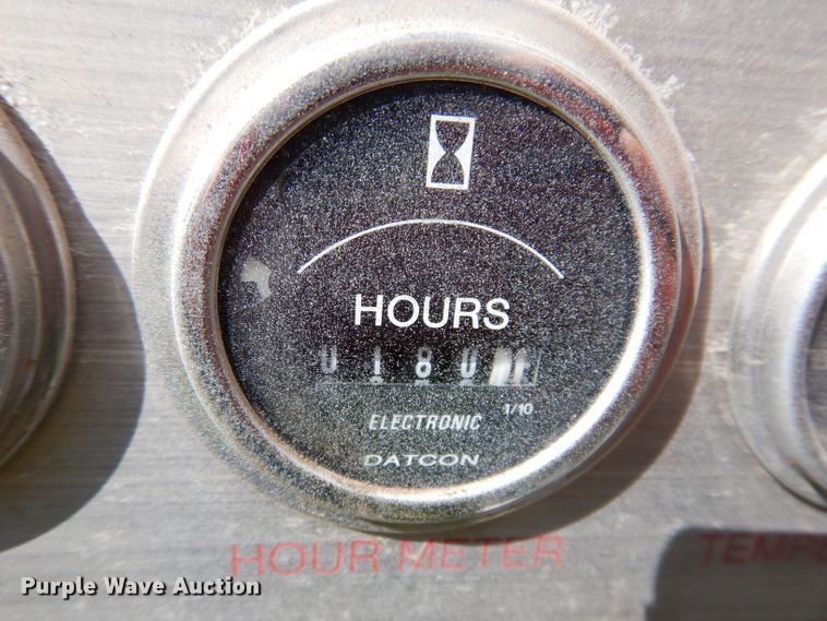 image for item JH9867 2000 Freightliner FL70  utility / service truck