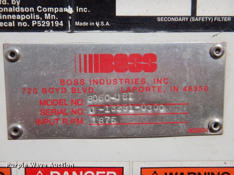 image for item JH9867 2000 Freightliner FL70  utility / service truck