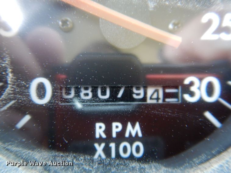 image for item JH9867 2000 Freightliner FL70  utility / service truck