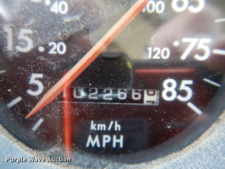 image for item JH9867 2000 Freightliner FL70  utility / service truck