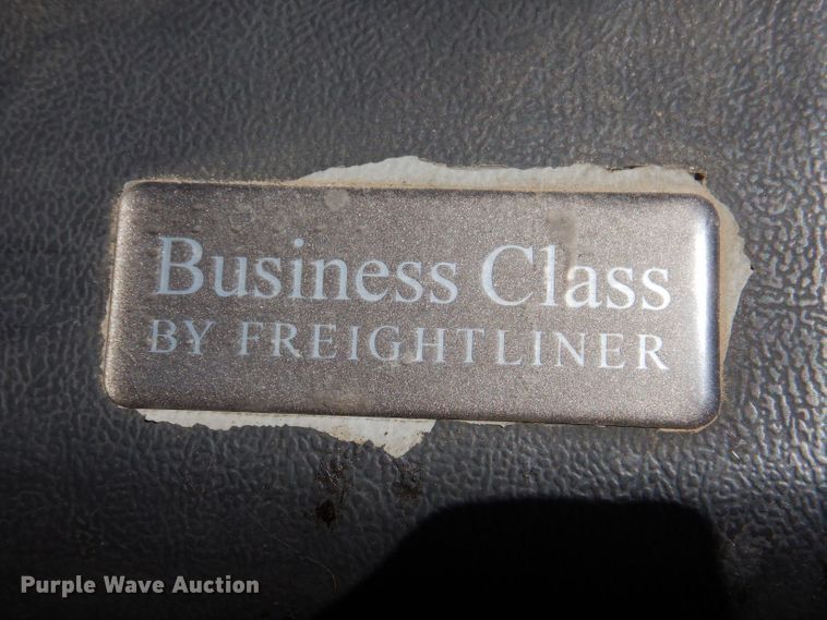 image for item JH9867 2000 Freightliner FL70  utility / service truck