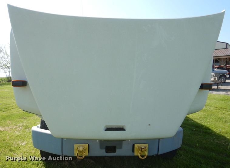 image for item JH9867 2000 Freightliner FL70  utility / service truck