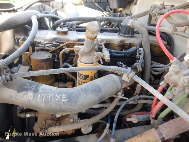 image for item JH9867 2000 Freightliner FL70  utility / service truck